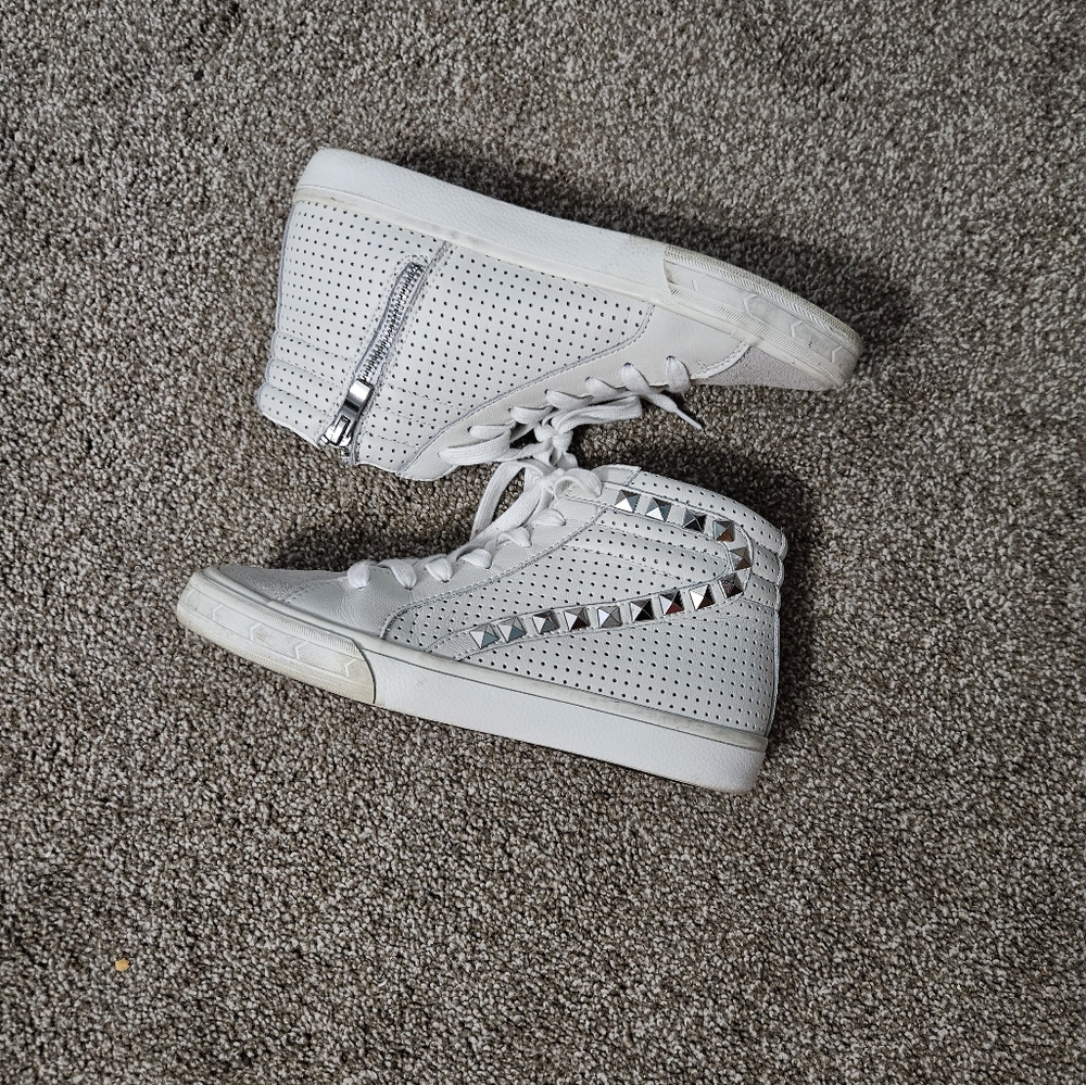 Steve Madden sneakers